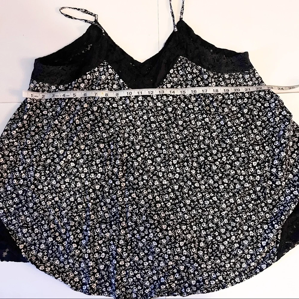 Maurice’s Ditsy Floral Tank Top SZ-XL - Picture 4 of 6
